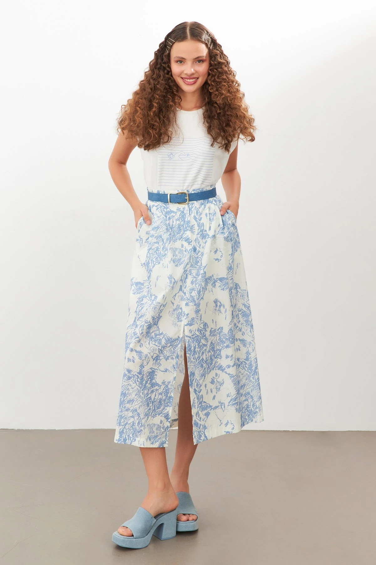 Belted Front Slit Skirt